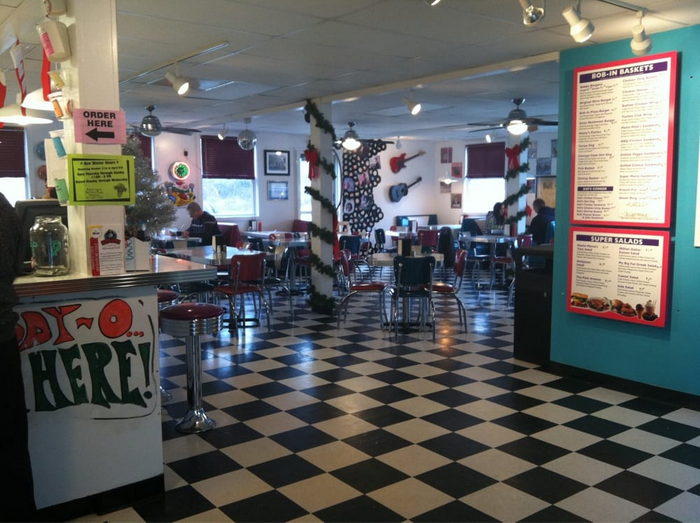 Bob-In Restaurant (Bob-In Again, Bobs Drive-In) - Bob-In Again Web Photos (newer photo)